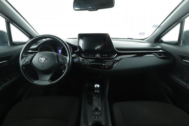Toyota C-Hr image 2