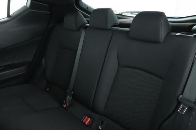 Toyota C-Hr image 4