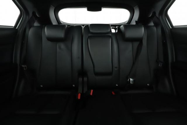 Mitsubishi Eclipse Cross image 6