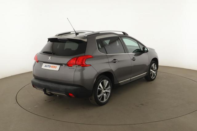 Peugeot 2008 image 2