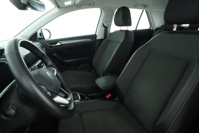 Volkswagen T-Roc image 9