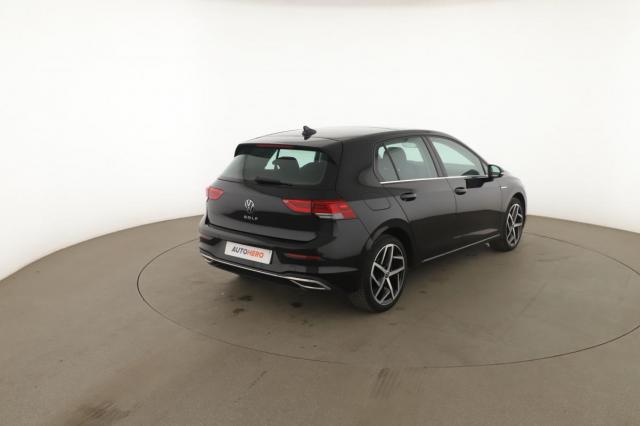 Volkswagen Golf image 6
