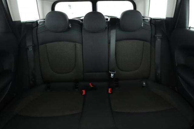 Mini Clubman image 1