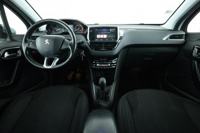 Peugeot 208 image 3