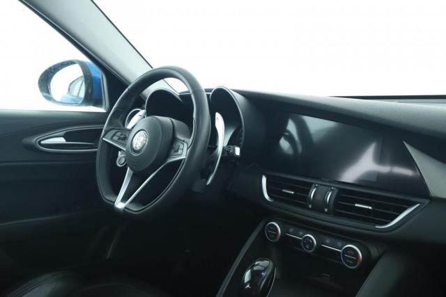 Alfa Romeo Giulia image 1