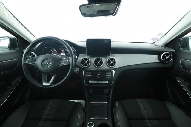 Mercedes Benz Gla image 3