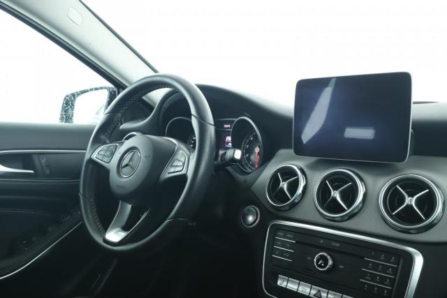 Mercedes Benz Gla image 4