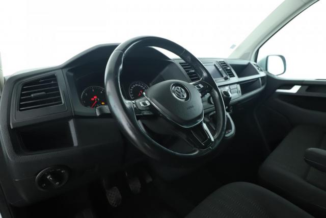 Volkswagen Caravelle image 7