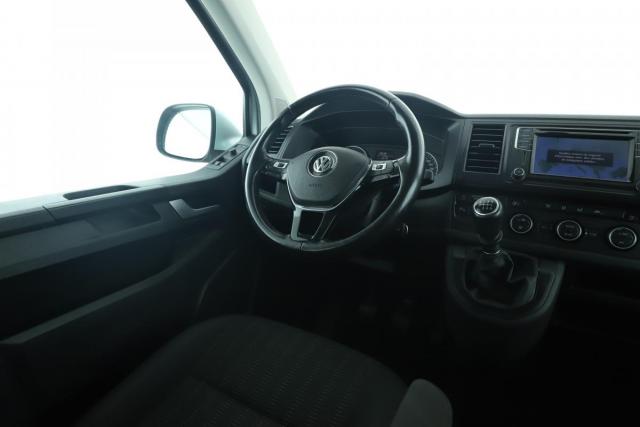 Volkswagen Caravelle image 8