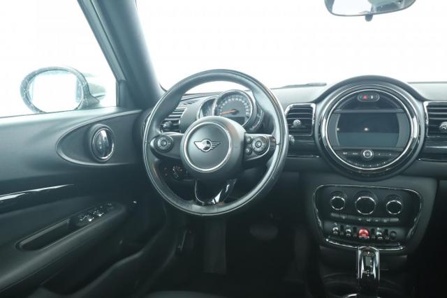 Mini Clubman image 2