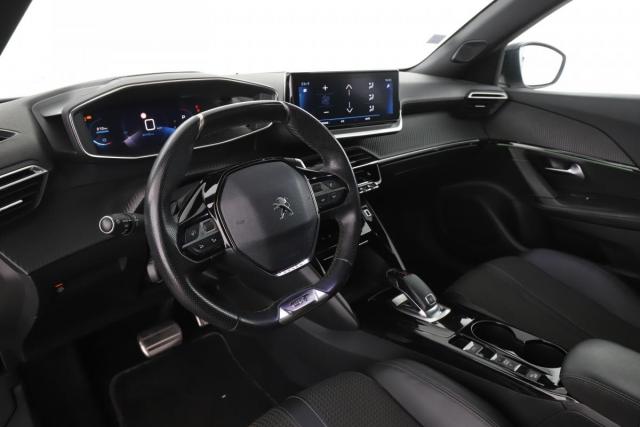 Peugeot 2008 image 8