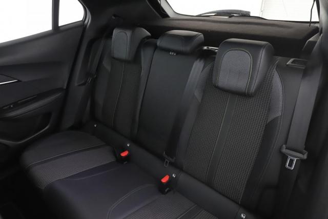 Peugeot 2008 image 2