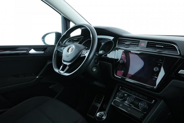 Volkswagen Touran image 1