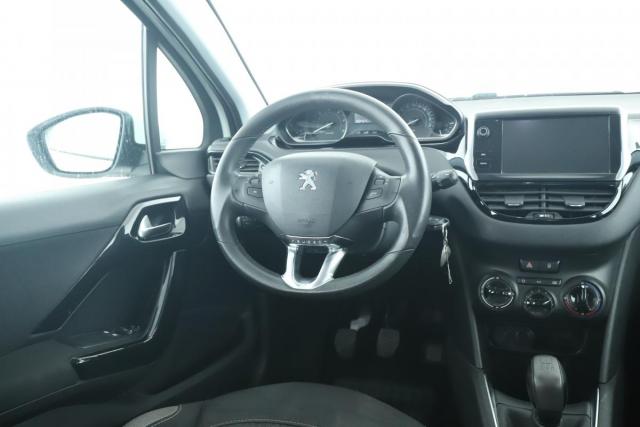 Peugeot 208 image 5