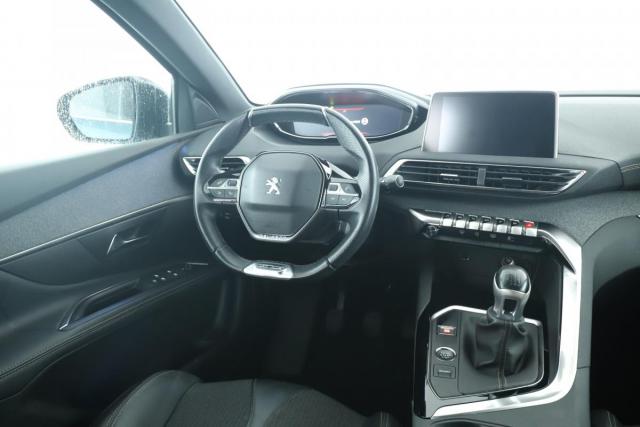 Peugeot 5008 image 1