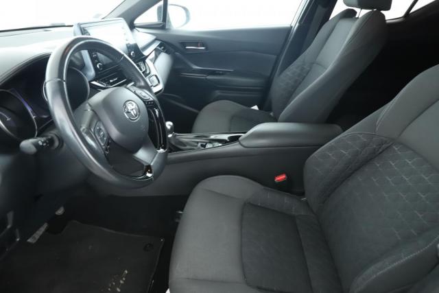 Toyota C-Hr image 8