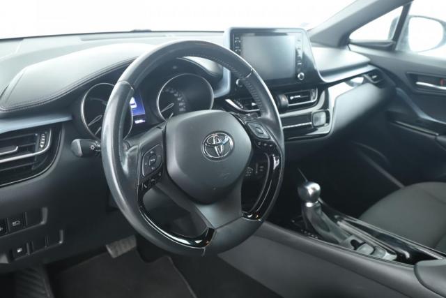 Toyota C-Hr image 6