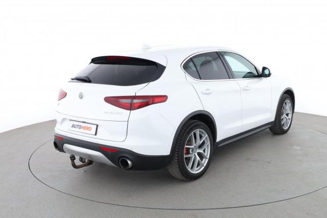Alfa Romeo Stelvio image 6