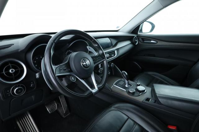 Alfa Romeo Stelvio image 1