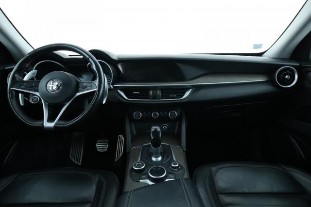 Alfa Romeo Stelvio image 2