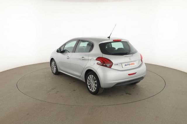 Peugeot 208 image 7
