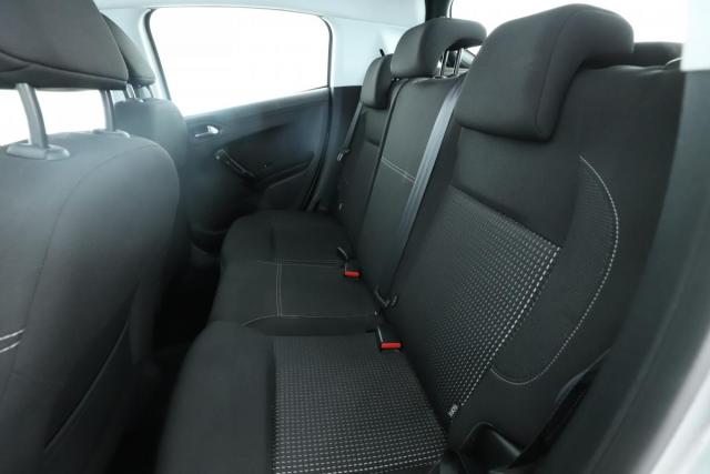 Peugeot 208 image 8