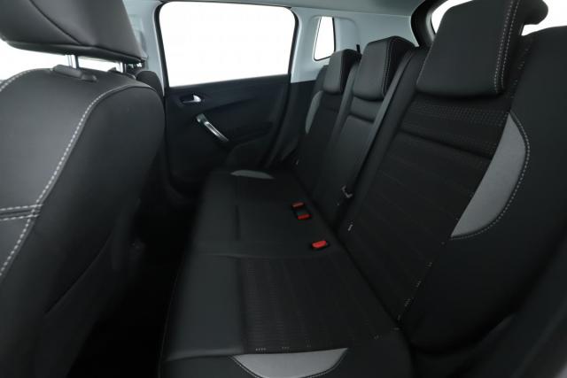 Peugeot 2008 image 2