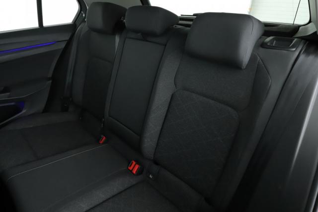 Volkswagen Golf image 9