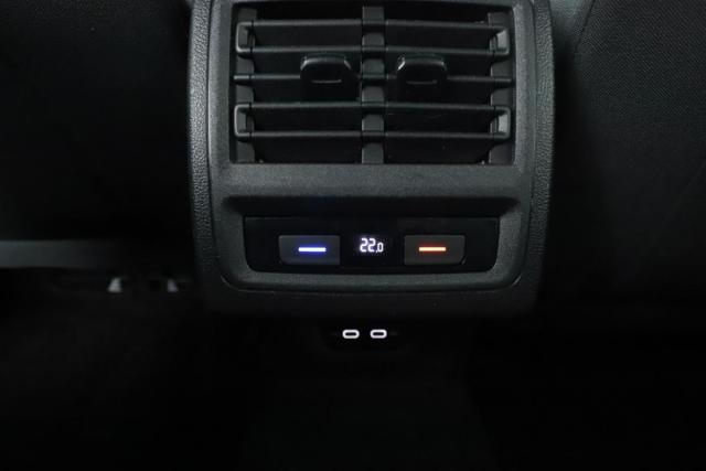 Volkswagen Golf image 6