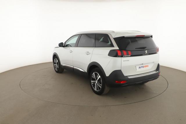 Peugeot 5008 image 1