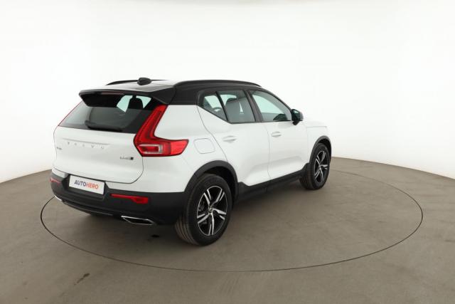Volvo Xc40 image 9