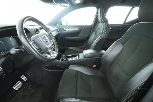 Volvo Xc40 image 2