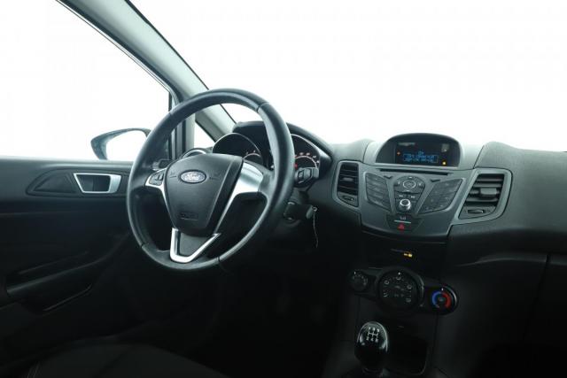 Ford Fiesta image 7