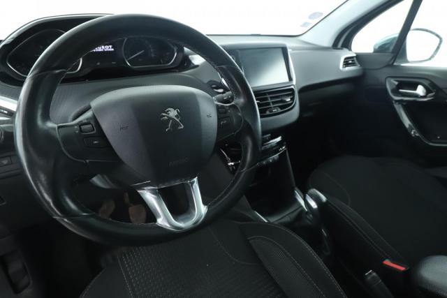 Peugeot 208 image 7