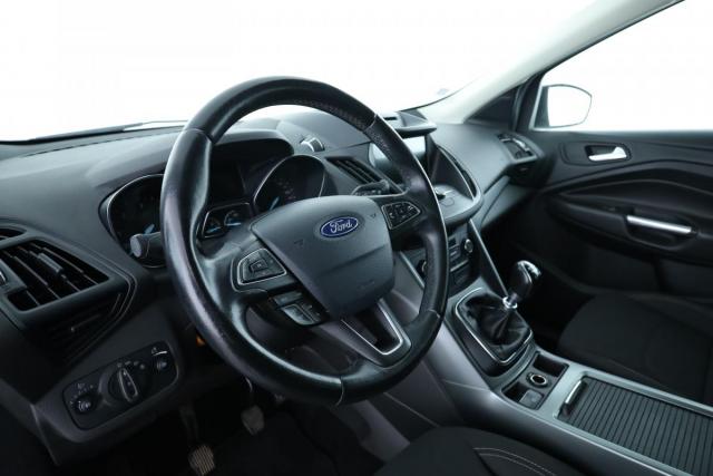 Ford Kuga image 4