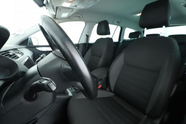 Skoda Octavia image 1