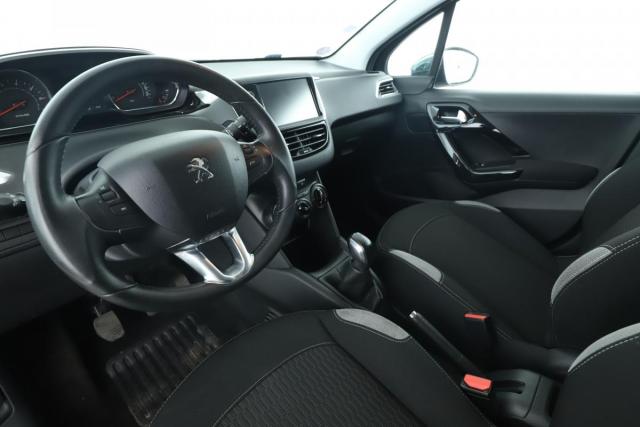 Peugeot 208 image 4