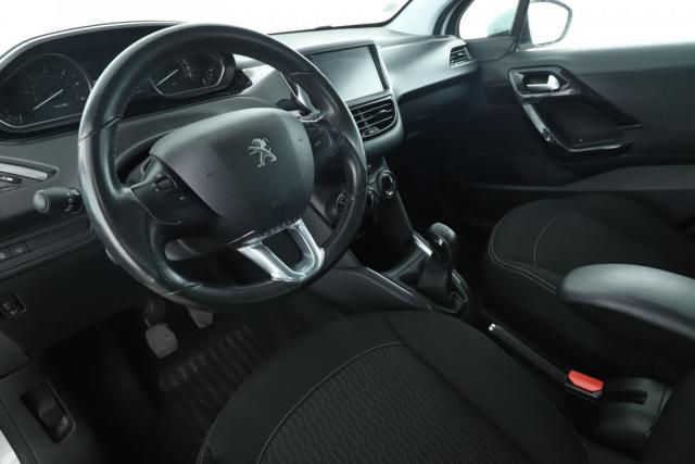 Peugeot 208 image 3