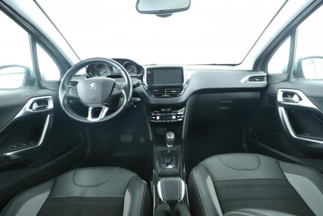 Peugeot 2008 image 2