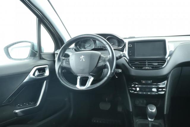 Peugeot 2008 image 3