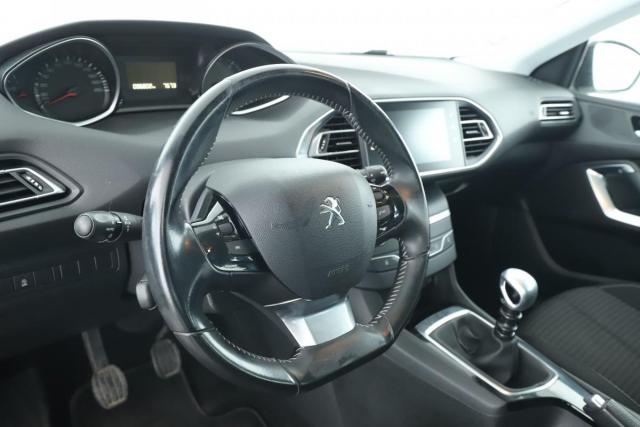 Peugeot 308 image 1