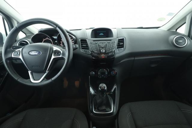 Ford Fiesta image 9