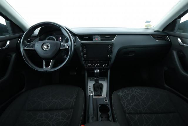 Skoda Octavia image 2
