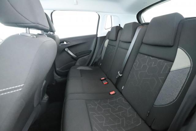 Peugeot 2008 image 3