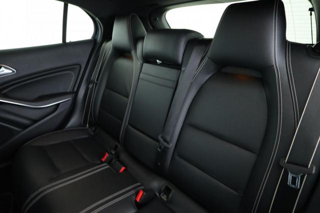 Mercedes Benz Gla image 5