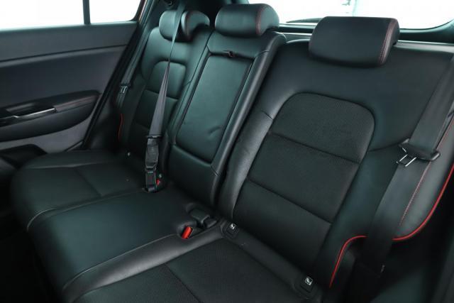 Kia Sportage image 6