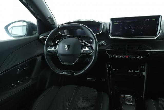 Peugeot 2008 image 8