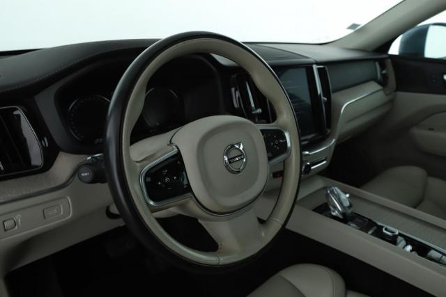 Volvo Xc60 image 8