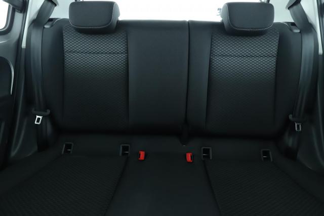 Volkswagen Up! image 4