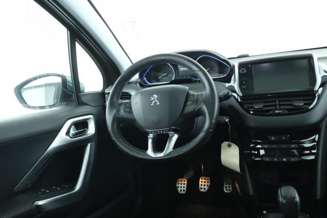 Peugeot 2008 image 8